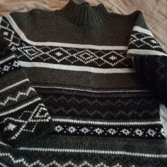 Sweater Bundle - Picture 5 of 9